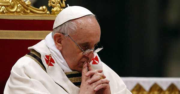 Le Pape François met en garde que le Grand Collisionneur (HOAX) Pape-francois